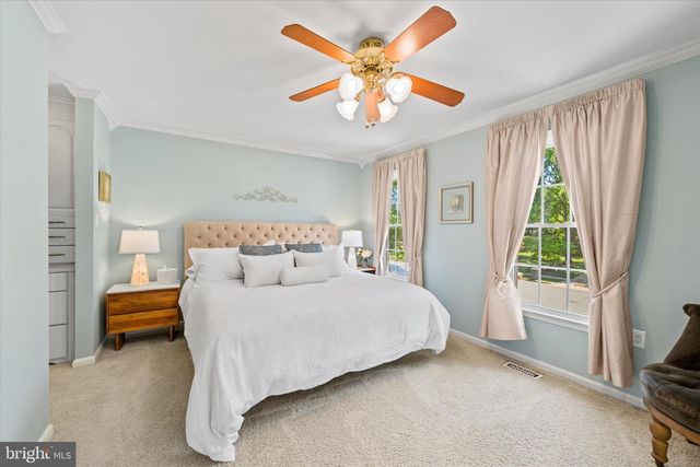 3203 KINROSS CIR, Herndon, VA 20171