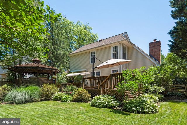3203 KINROSS CIR, Herndon, VA 20171