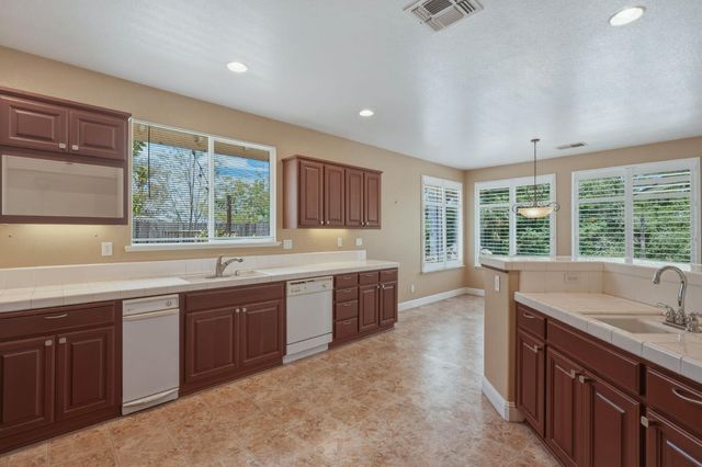 3537 Foxmore Ln, Rescue, CA 95672