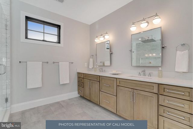 3815 N ABINGDON ST, Arlington, VA 22207