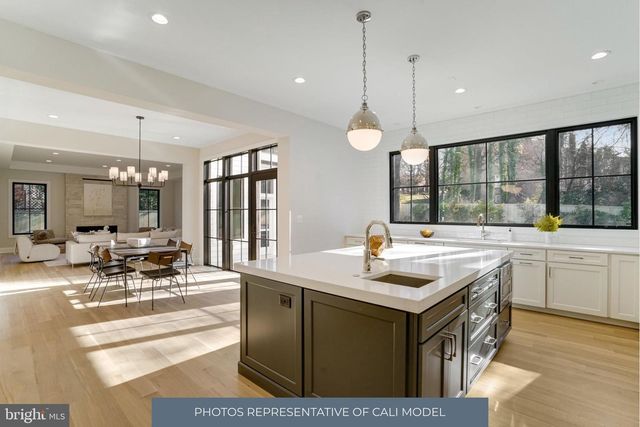 3815 N ABINGDON ST, Arlington, VA 22207