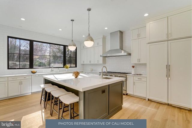 3815 N ABINGDON ST, Arlington, VA 22207