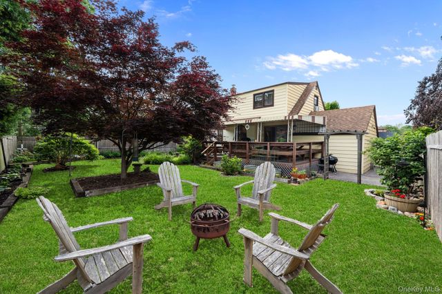 38 Hillvale Road, Albertson, NY 11507