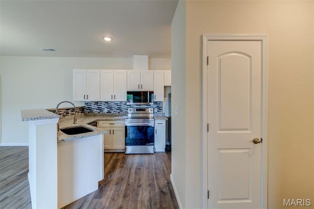 137 Nest Homes Dr, Ellisville, MO 63011