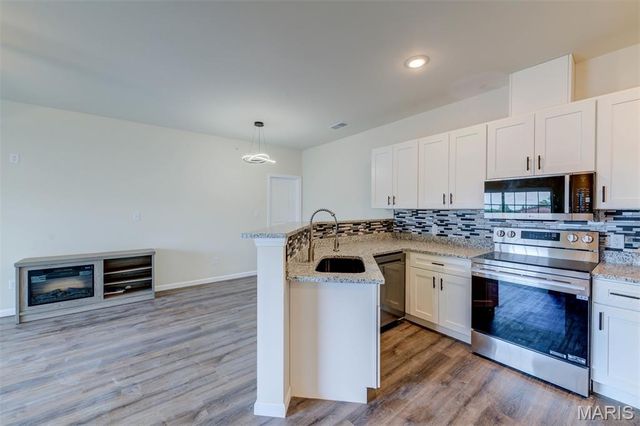 137 Nest Homes Dr, Ellisville, MO 63011