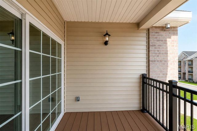 137 Nest Homes Dr, Ellisville, MO 63011