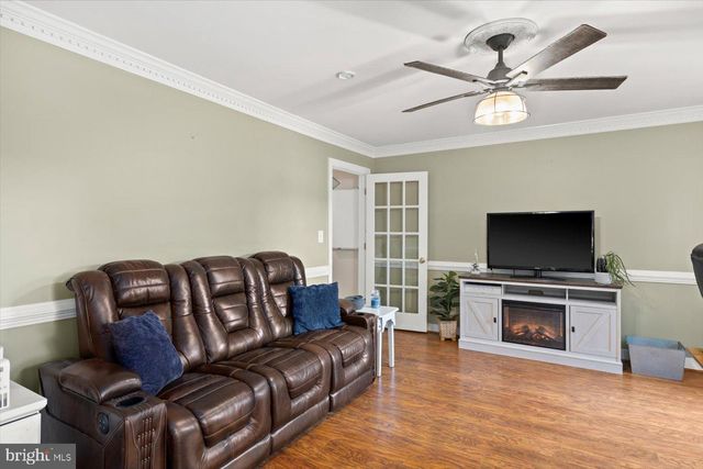 616 WINTERBERRY DR, Fredericksburg, VA 22405