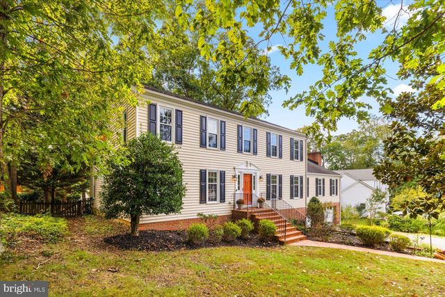 616 WINTERBERRY DR, Fredericksburg, VA 22405