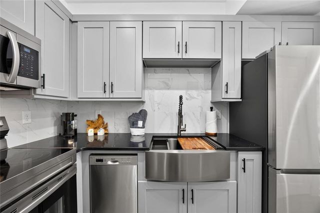 6305 Shannon Parkway 104, Union City, GA 30291