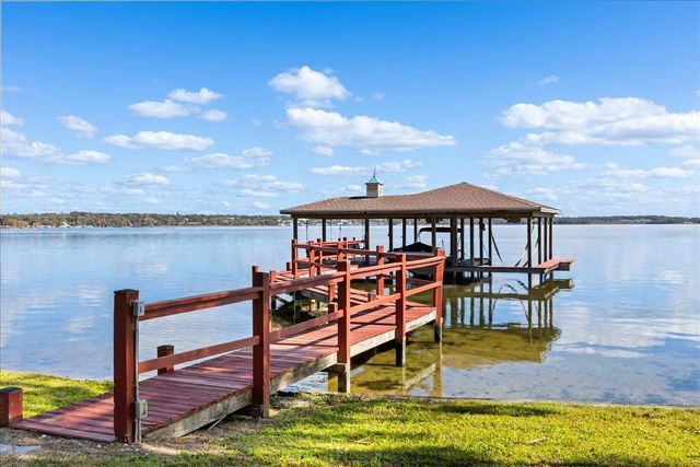 3001 LAKESHORE DRIVE, Mount Dora, FL 32757