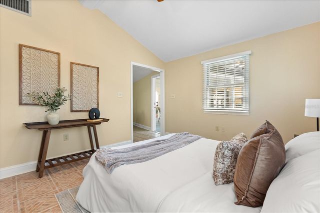 3001 LAKESHORE DRIVE, Mount Dora, FL 32757