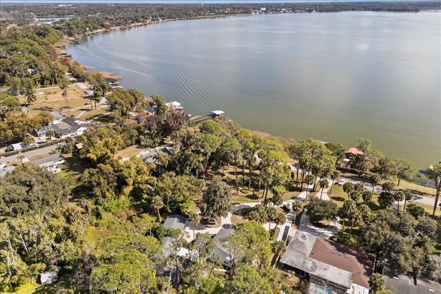 3001 LAKESHORE DRIVE, Mount Dora, FL 32757