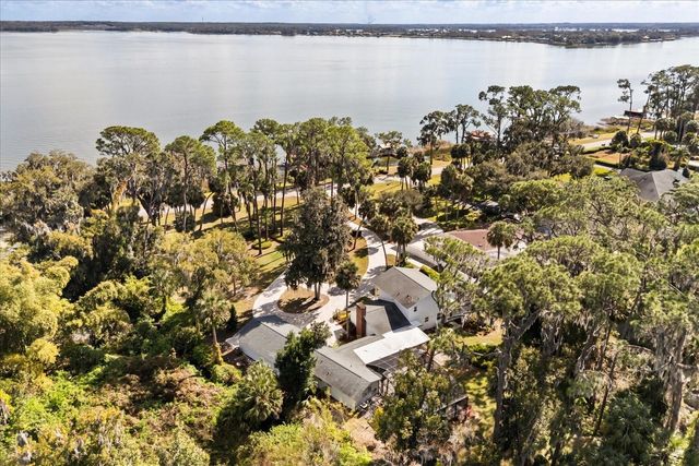 3001 LAKESHORE DRIVE, Mount Dora, FL 32757