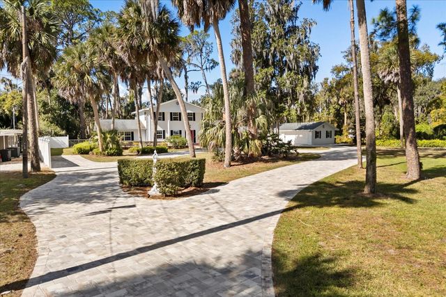 3001 LAKESHORE DRIVE, Mount Dora, FL 32757