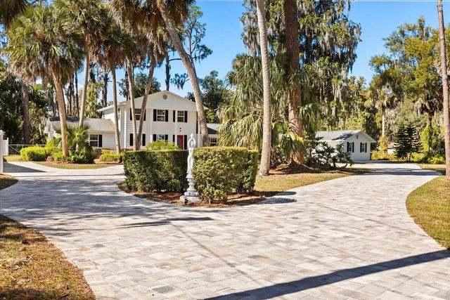 3001 LAKESHORE DRIVE, Mount Dora, FL 32757