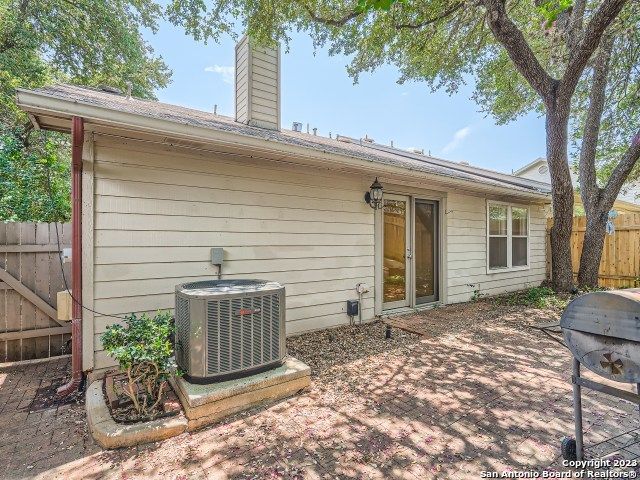 7722 WEXFORD SQ, San Antonio, TX 78240
