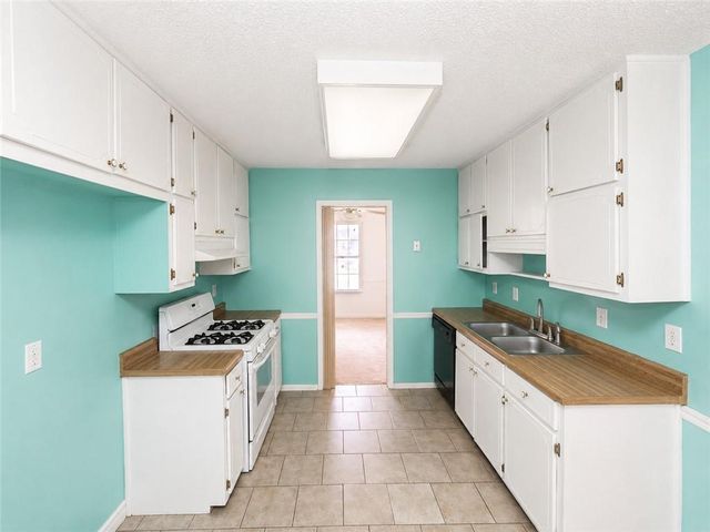 1254 Brett Court, Riverdale, GA 30296