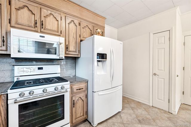 3334 Country Club Road, Bronx, NY 10465