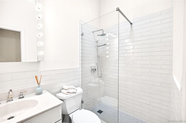 3334 Country Club Road, Bronx, NY 10465