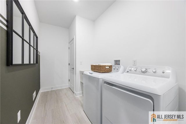 2 Galerie Court, Monroe, NJ 08831