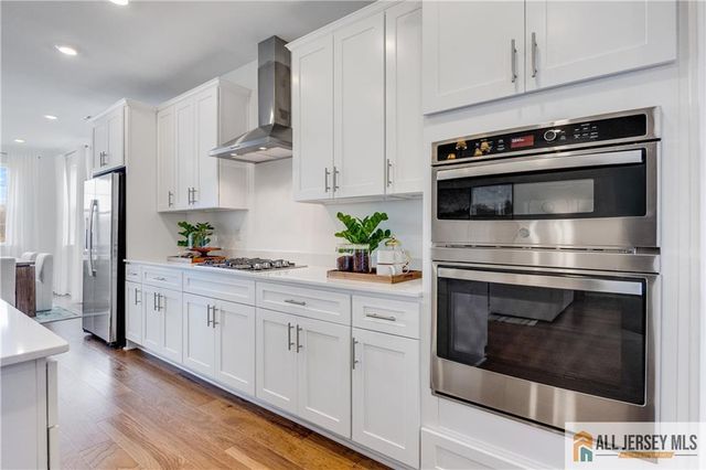 2 Galerie Court, Monroe, NJ 08831