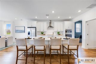 2 Galerie Court, Monroe, NJ 08831
