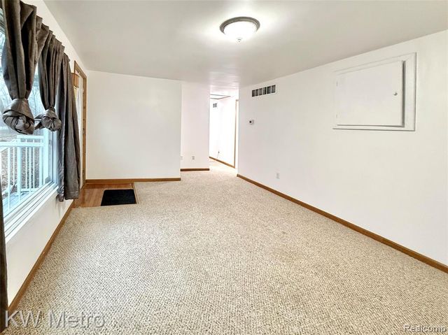 1730 Indian Road, Lapeer, MI 48446