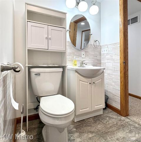 1730 Indian Road, Lapeer, MI 48446