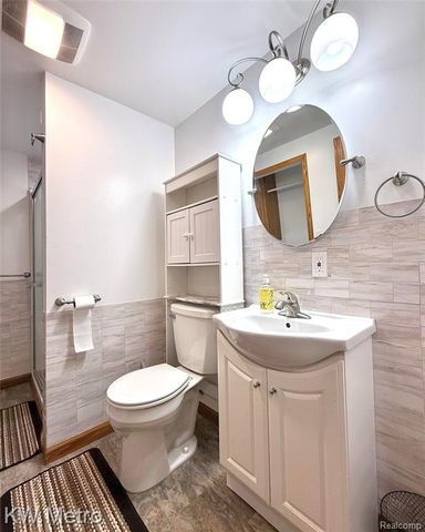 1730 Indian Road, Lapeer, MI 48446