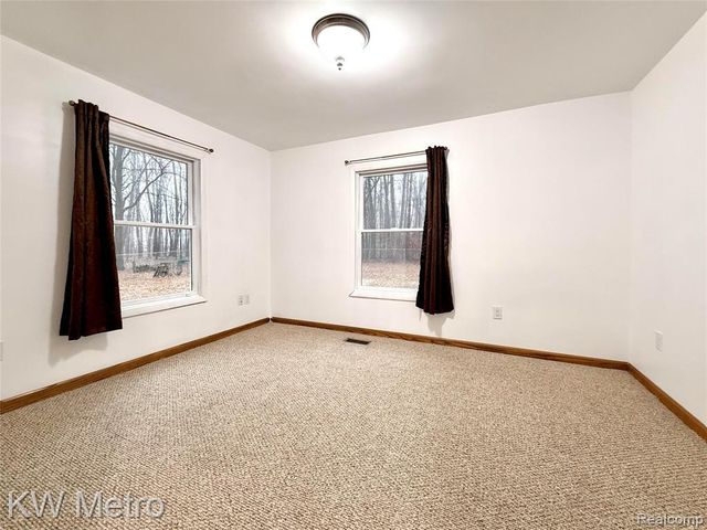 1730 Indian Road, Lapeer, MI 48446