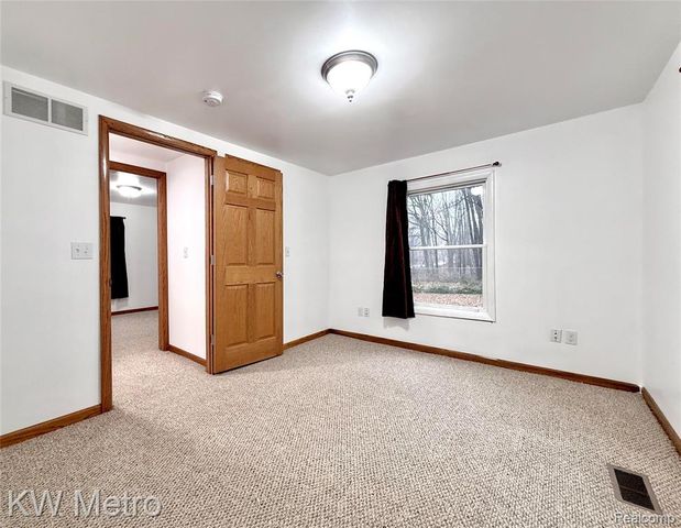 1730 Indian Road, Lapeer, MI 48446