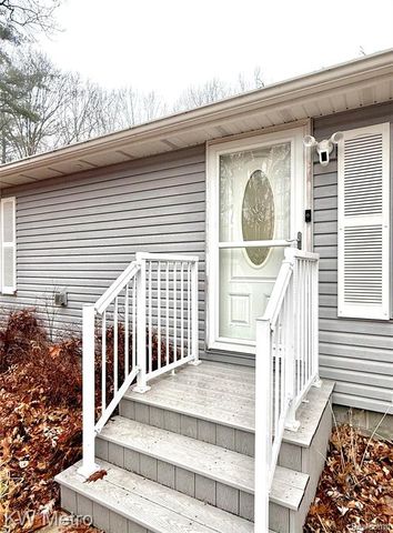 1730 Indian Road, Lapeer, MI 48446