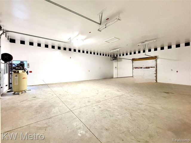 1730 Indian Road, Lapeer, MI 48446