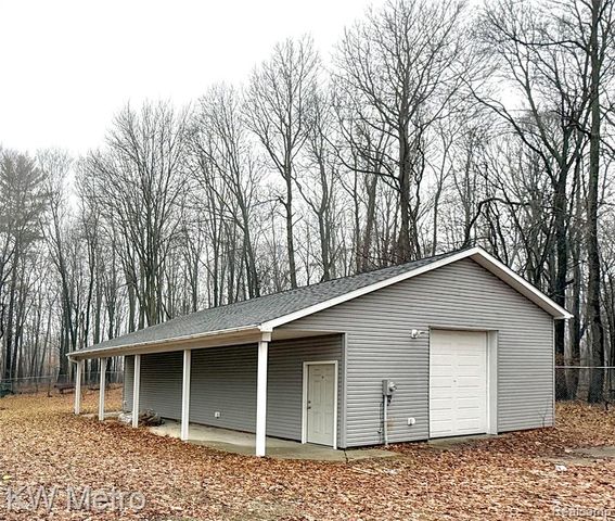 1730 Indian Road, Lapeer, MI 48446