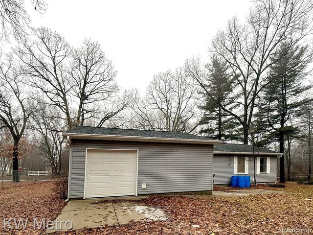 1730 Indian Road, Lapeer, MI 48446