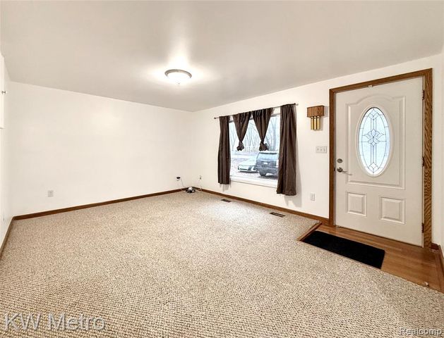 1730 Indian Road, Lapeer, MI 48446