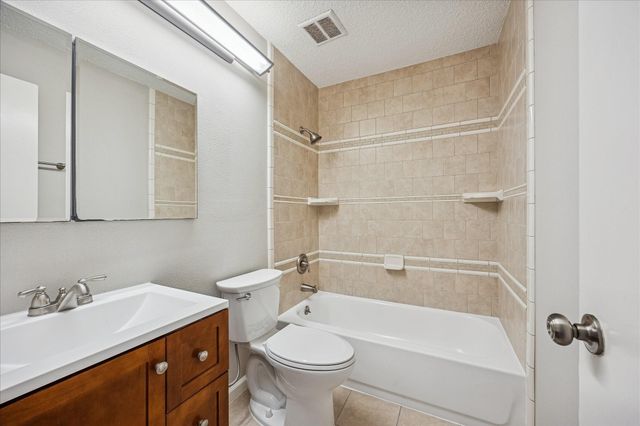 3127 E Heatherock Circle, Sugar Land, TX 77479