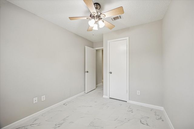 3127 E Heatherock Circle, Sugar Land, TX 77479