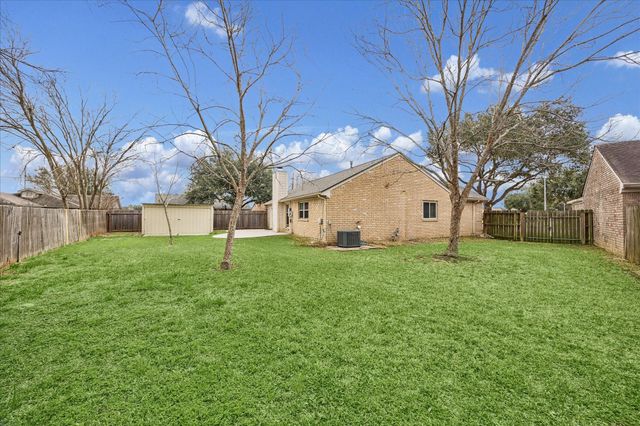 3127 E Heatherock Circle, Sugar Land, TX 77479