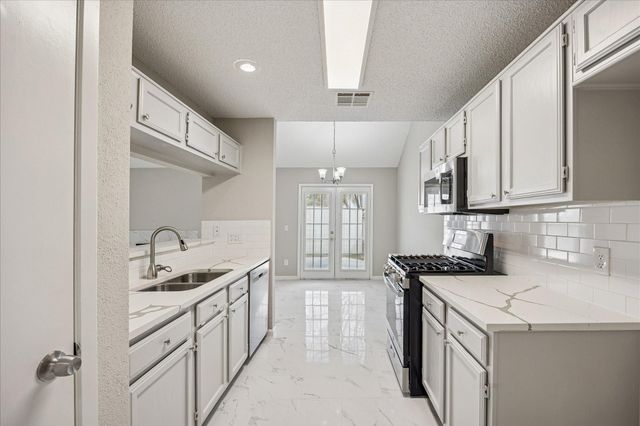 3127 E Heatherock Circle, Sugar Land, TX 77479