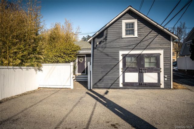 44 Merrit Avenue, Millbrook, NY 12545