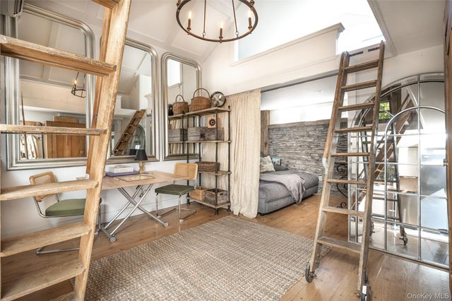 44 Merrit Avenue, Millbrook, NY 12545