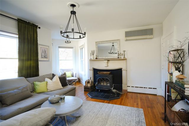 44 Merrit Avenue, Millbrook, NY 12545