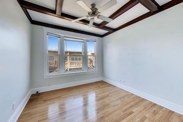 832 W Lakeside Place 3N, Chicago, IL 60640