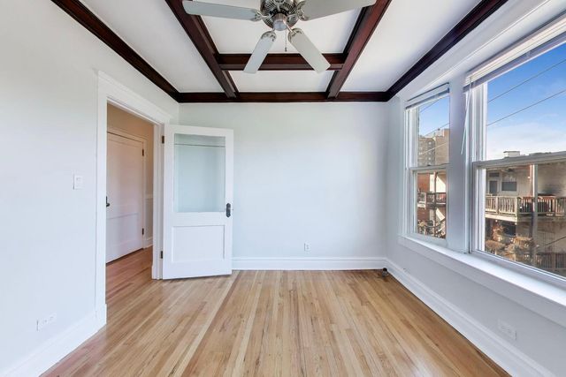 832 W Lakeside Place 3N, Chicago, IL 60640