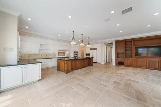 5 Thunderbird, Newport Beach, CA 92660
