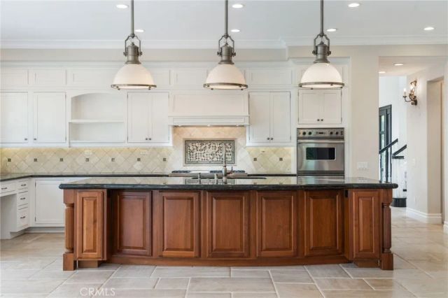 5 Thunderbird, Newport Beach, CA 92660