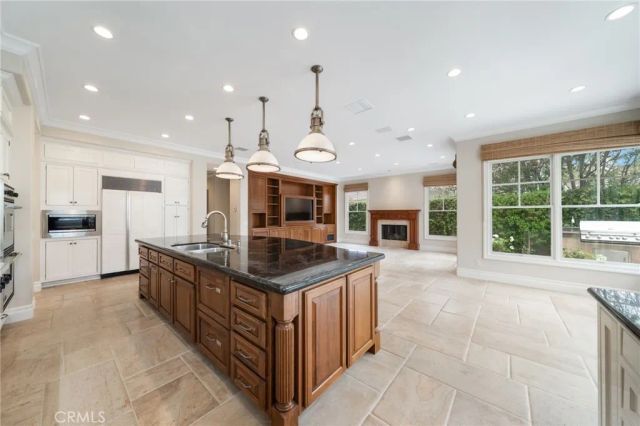 5 Thunderbird, Newport Beach, CA 92660