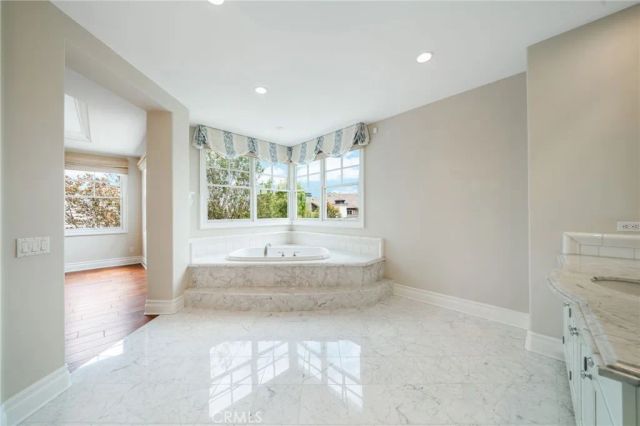5 Thunderbird, Newport Beach, CA 92660