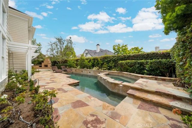 5 Thunderbird, Newport Beach, CA 92660